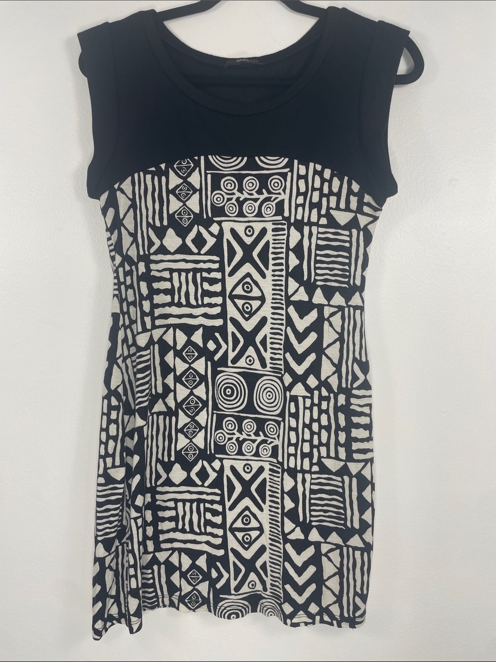 Black & White Patterned Sleeveless Shift Dress